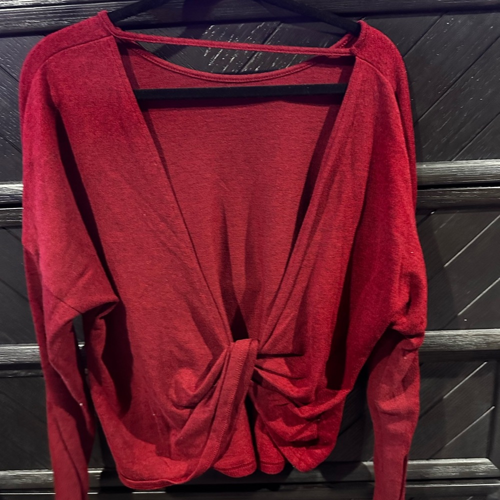 Open twist back long sleeve